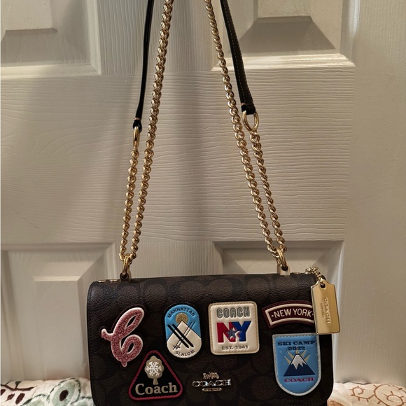 Coach Klare Crossbody Bag In Signature Canvas With Ski Patches - Picture 2 of 12